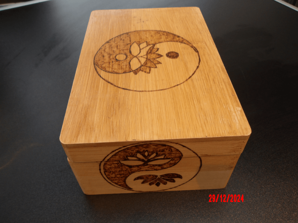 Boîte à bijoux thèmes symboles