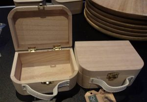 Petites valises idéales pour ranger des petits objets ou servir de jouets pour les enfants