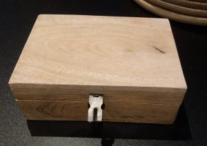 Boite en manguier (fermée)