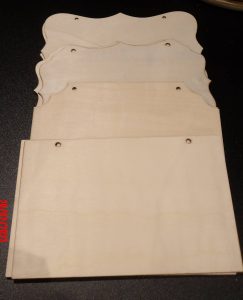 Plaques murales ou portes, formes variées