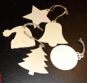 Décorations de Noël pour sapin à personnaliser en pyrogravure ou en peinture