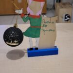Lutin en bois peint pour déco de table