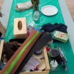 Préparation du matériel - atelier artistique - atelier complice
